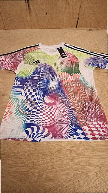 Adidas NWT Jeremy Scott Jersey Mens Large White Pride Tiro Soccer Jersey