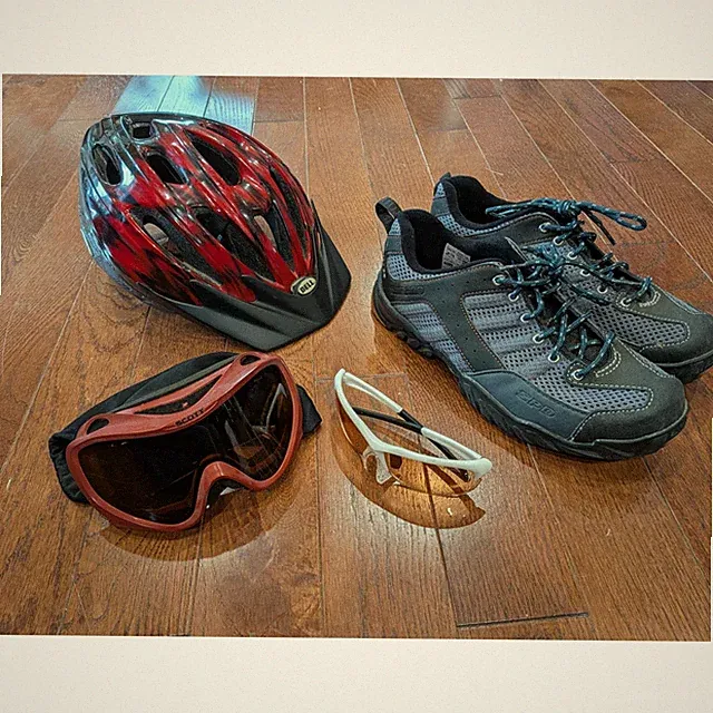 Cycling Gear Bundle Shimano SPD Shoes 43 + Bell Helmet + Scott Goggles + Glasses