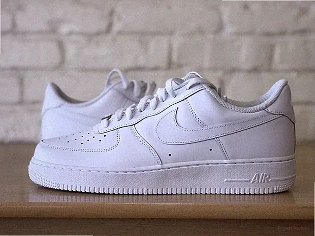 Nike Air Force 1 '07 Low Triple White Classic Retro Men’s Size 9 CW2288-111