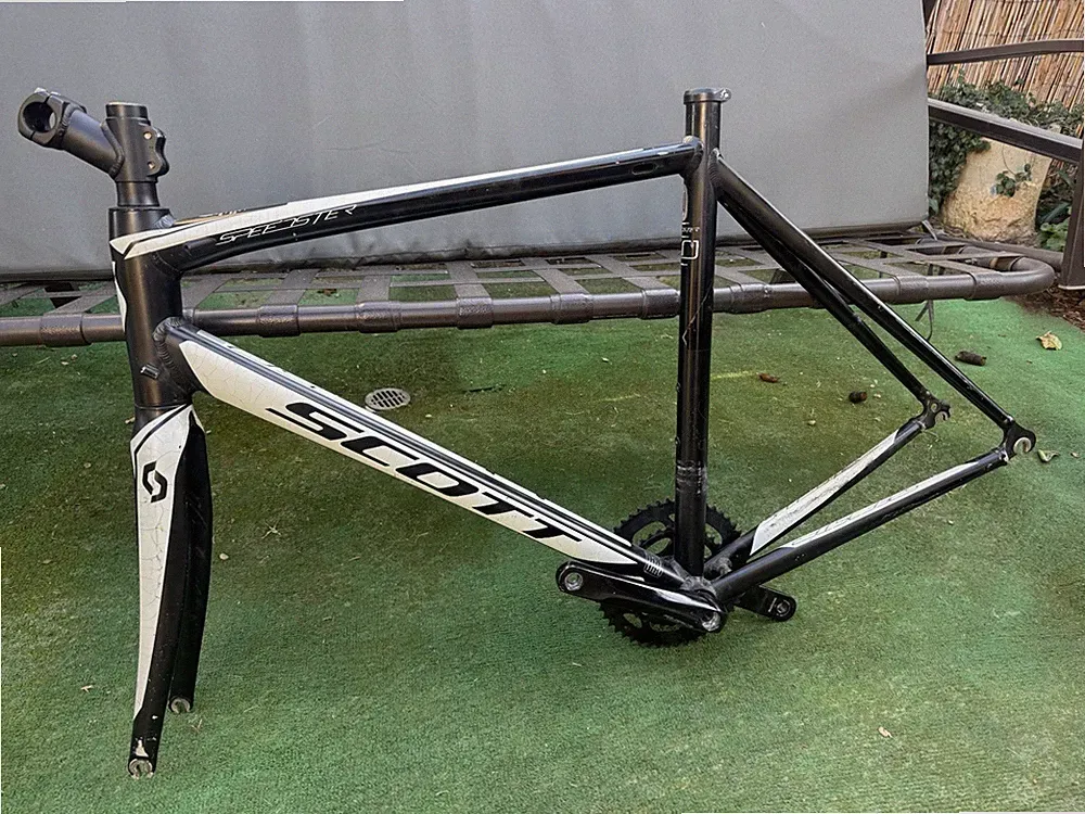 Scott Speedster Bike Frame And Fork With Shimano Crank Shaft Large Size